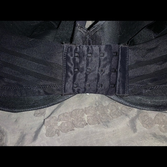 34DDD Black Bra - Picture 7 of 9